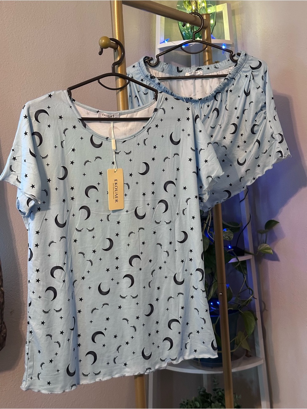 Ekouaer Women's Light Blue Moon & Stars Pajama Set